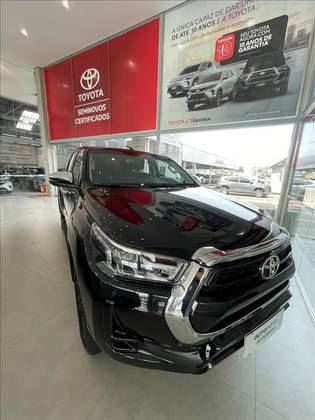 TOYOTA HILUX 2.8 D-4D TURBO DIESEL CD SRV 4X4 AUTOMÁTICO